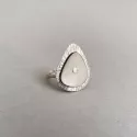 Kokobelli le semeur de bijoux Bague en argent estampé à la main et ivoire végétal