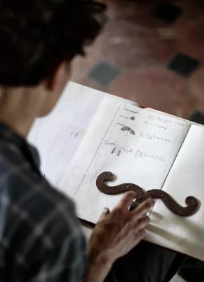 Alice de Kerchove - serruière cleftière © Julie Limont - Mémoire de savoirs