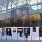 Exposition Vivants ! sur les parois de la gare de Strasbourg