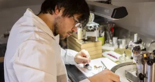 Hugues Bret © Van Cleef & Arpels