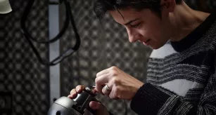 Liza Bergara - Fabrication de makhilas © Julie Limont - Mémoire de savoirs