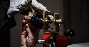 François Simon-Fustier et Robin Putinier - horlogers © Julie Limont - Mémoire de savoirs