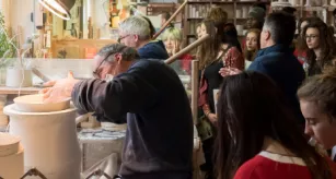 Atelier à  Sèvres - manufacture nationale de céramique